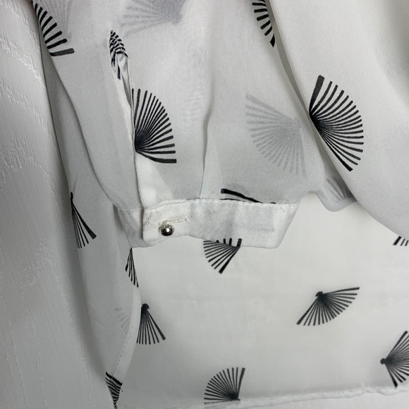 H&M White Blouse with Black Fan Print - Picture 4 of 7
